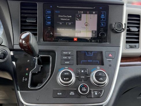 Used 2017 Toyota Sienna Limited Premium AWD/4WD image 15