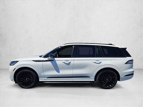 Used 2025 Lincoln Aviator Reserve w/ Jet Appearance Package AWD/4WD image 9