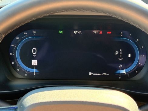 Certified 2025 Volvo XC40 B5 Core image 21