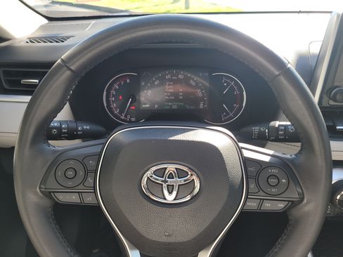 Certified 2025 Toyota RAV4 XLE Premium AWD/4WD image 31