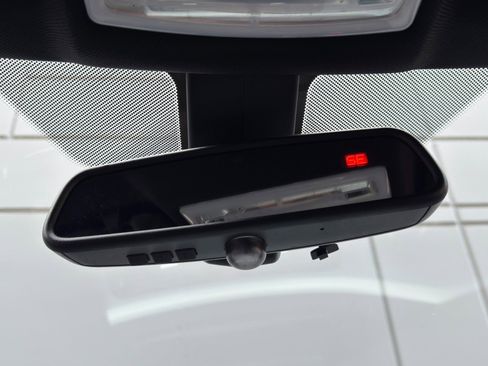 Used 2017 BMW 320i xDrive Sedan image 30