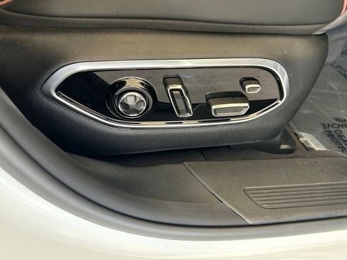 Used 2024 Jeep Wagoneer Launch Edition AWD/4WD image 27