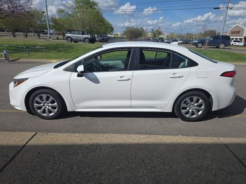 Used 2020 Toyota Corolla LE image 7