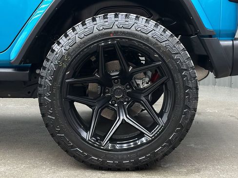 Used 2024 Jeep Wrangler Unlimited Rubicon 4xe image 12