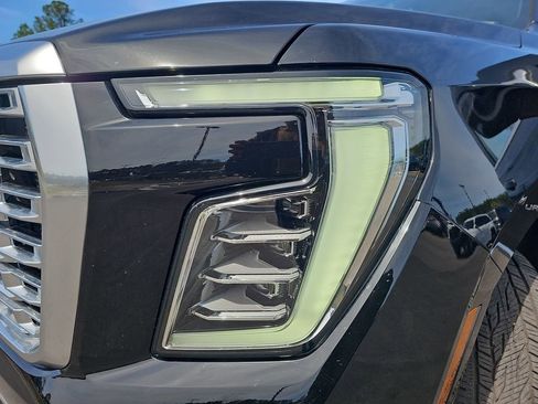 Used 2025 GMC Yukon Denali image 35