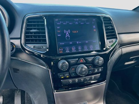 Used 2019 Jeep Grand Cherokee Limited w/ Trailer Tow Group IV AWD/4WD image 15