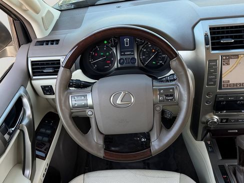 Used 2019 Lexus GX 460 Premium w/ Premium Package AWD/4WD image 18