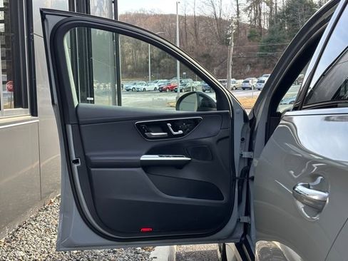 Used 2025 Mercedes-Benz GLC 300 GLC 300 image 18