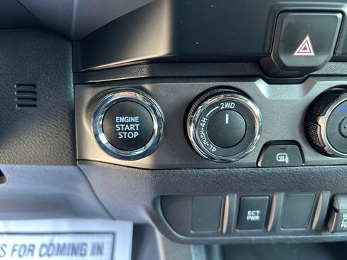 Certified 2023 Toyota Tacoma TRD Off-Road AWD/4WD image 18