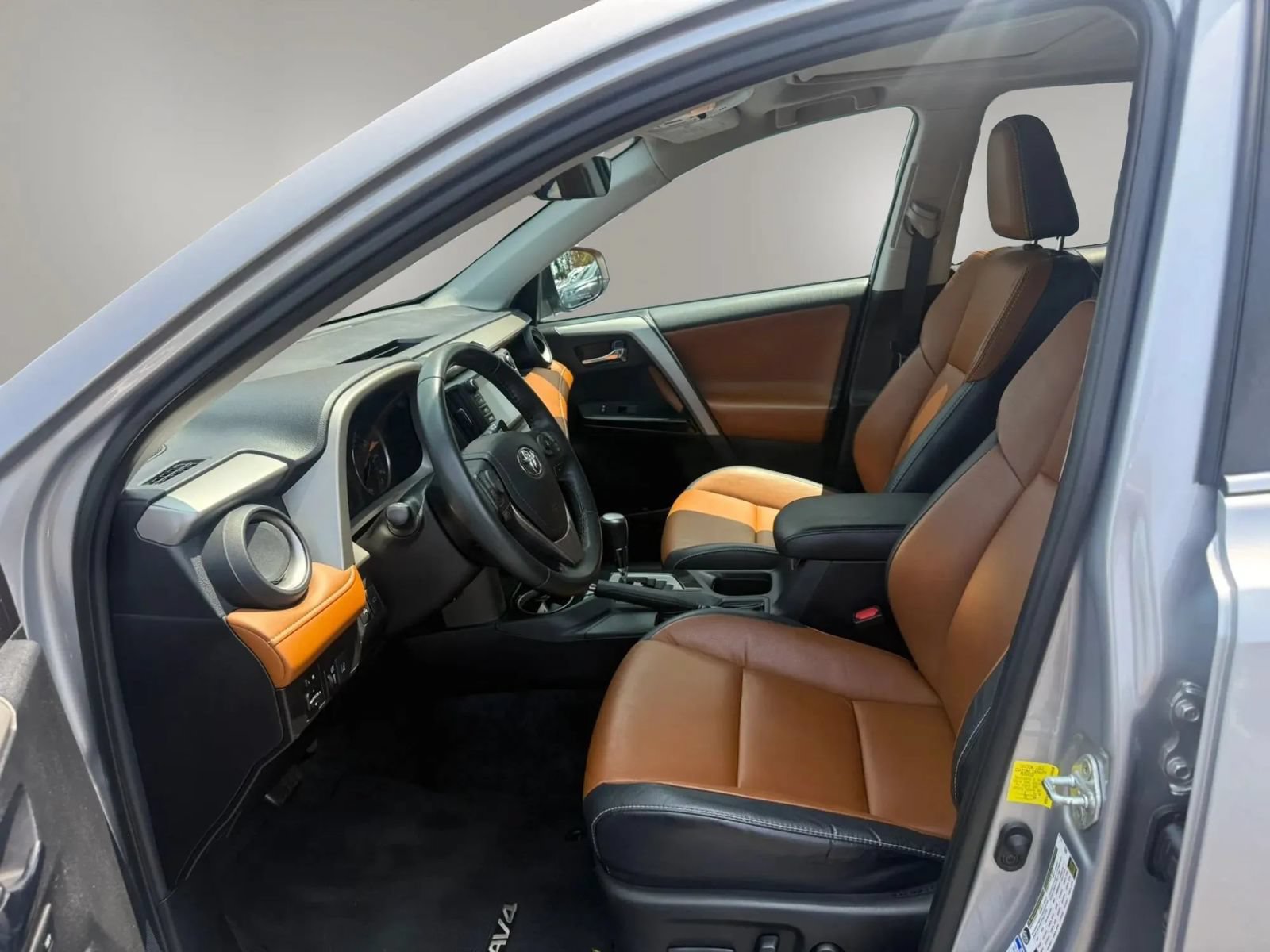 Used 2017 Toyota RAV4 Limited w/ Advanced Technology Package AWD/4WD image 14