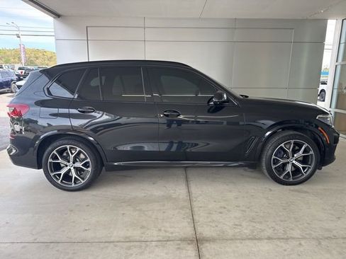 Used 2019 BMW X5 xDrive50i w/ M Sport Package AWD/4WD image 4