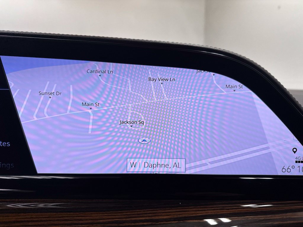 Used 2022 Cadillac Escalade Premium Luxury AWD/4WD image 11