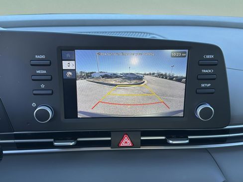 Used 2025 Hyundai Elantra SE image 11