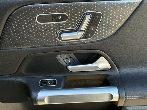 Used 2026 Mercedes-Benz GLB 250 GLB 250 image 15