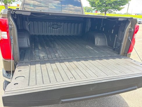 Used 2023 Chevrolet Silverado 1500 LTZ w/ LTZ Premium Package AWD/4WD image 11
