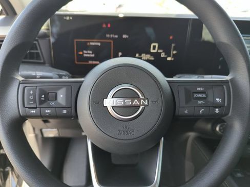 Certified 2025 Nissan Kicks SV w/ SV Premium Package AWD/4WD image 43