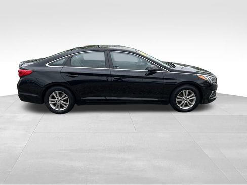 Used 2017 Hyundai Sonata SE FWD image 7