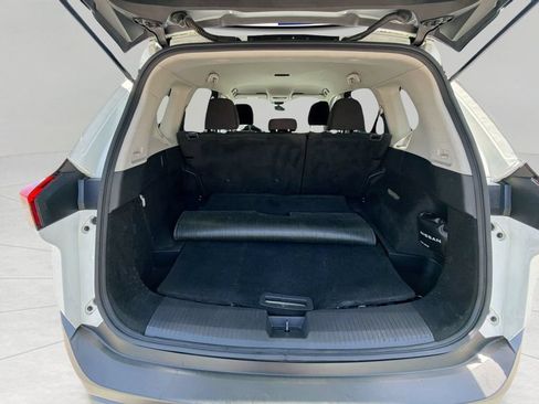 Used 2023 Nissan Rogue S FWD image 7