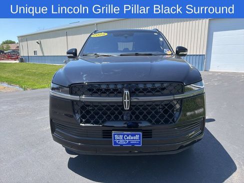 Used 2025 Lincoln Navigator Reserve w/ Jet Appearance Package AWD/4WD image 9