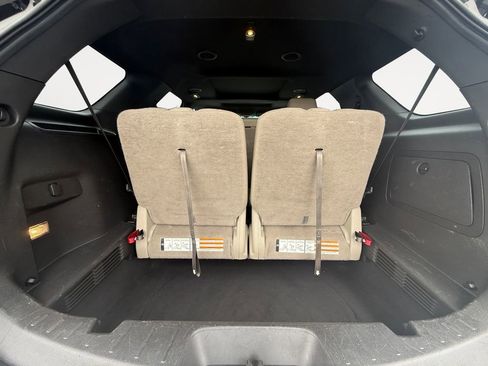 Used 2014 Ford Explorer XLT w/ Equipment Group 202A AWD/4WD image 5
