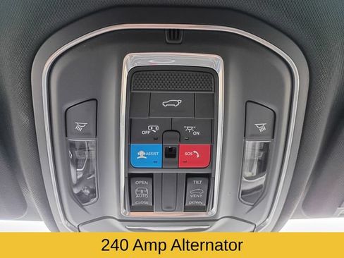Used 2026 Jeep Grand Cherokee Altitude AWD/4WD image 19