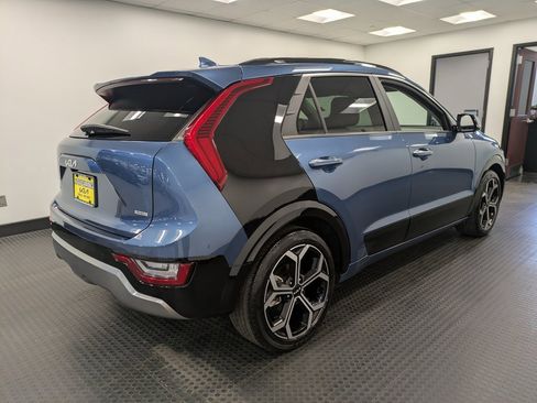 Certified 2024 Kia Niro SX Touring image 4