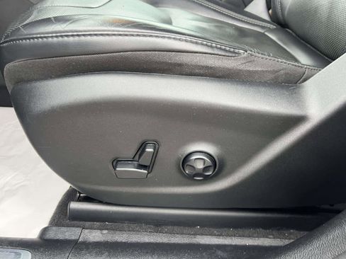 Used 2019 Jeep Cherokee Limited image 16