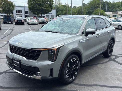 Used 2025 Kia Sorento SX FWD image 1
