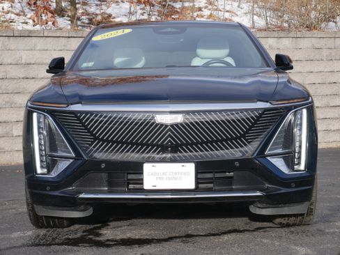 Certified 2024 Cadillac Lyriq Luxury image 2