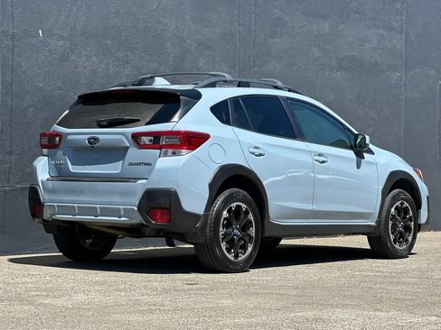 Used 2022 Subaru Crosstrek 2.0i Premium w/ Popular Package #3 AWD/4WD image 2