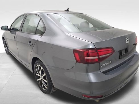 Used 2016 Volkswagen Jetta SE FWD image 7