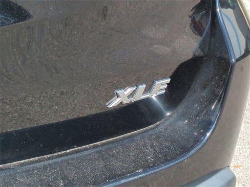 Used 2018 Toyota Highlander XLE image 13