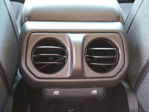 Used 2025 Jeep Wrangler Sahara image 26