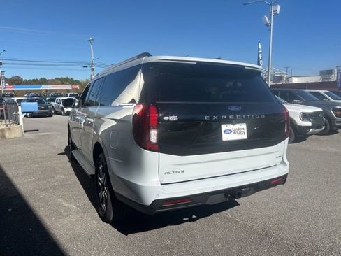 New 2025 Ford Expedition Max Active image 5