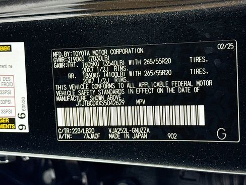 Used 2025 Lexus GX 550 w/ Accessory Package (2T) AWD/4WD image 37