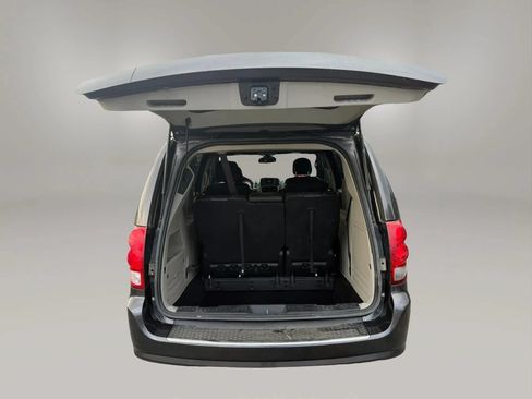 Used 2019 Dodge Grand Caravan SXT FWD image 27