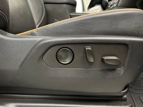 Used 2022 GMC Yukon XL AT4 AWD/4WD image 24