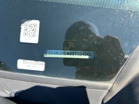 Used 2025 Jeep Compass Limited AWD/4WD image 22