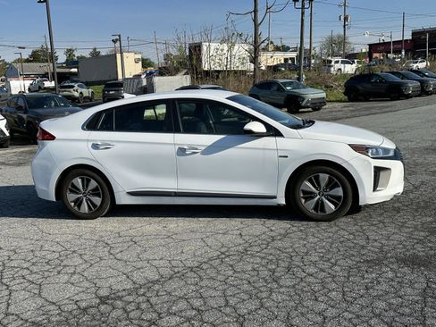 Used 2019 Hyundai Ioniq Limited FWD image 9