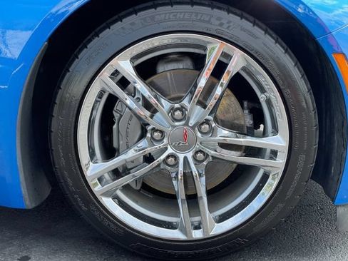 Used 2016 Chevrolet Corvette Stingray Coupe w/ Battery Protection Package RWD image 17