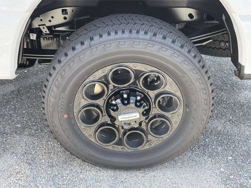 New 2026 Ford F250 Lariat w/ Black Appearance Package AWD/4WD image 9
