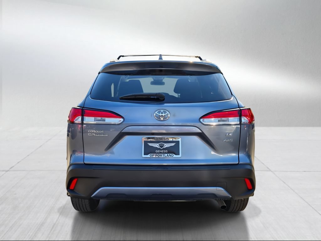 Used 2022 Toyota Corolla Cross LE AWD/4WD image 4