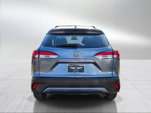 Used 2022 Toyota Corolla Cross LE AWD/4WD image 4