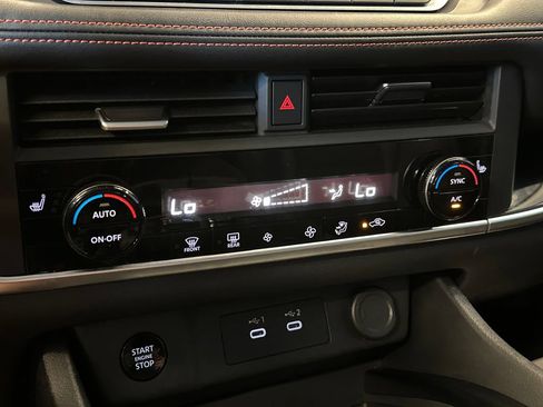 Used 2025 Nissan Rogue SV AWD/4WD image 15