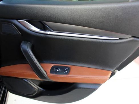 Used 2018 Maserati Ghibli image 15