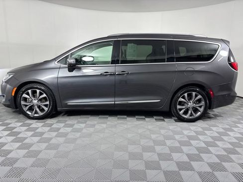 Used 2019 Chrysler Pacifica Limited w/ Tire & Wheel Group FWD image 50