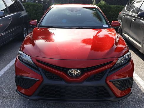 Used 2024 Toyota Camry SE FWD image 5