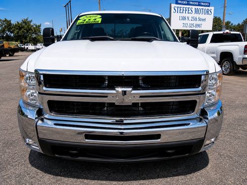 Used 2009 Chevrolet Silverado 2500 W/T AWD/4WD image 4