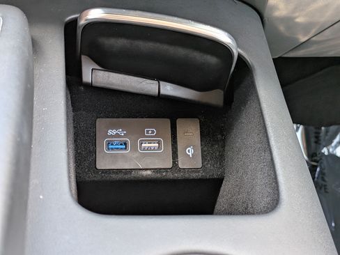 Used 2025 Genesis GV70 2.5T AWD/4WD image 32