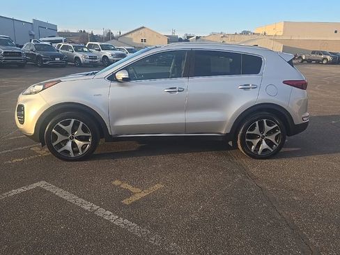 Used 2017 Kia Sportage SX image 3